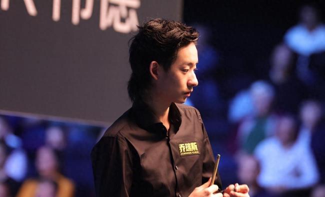 斯诺克战报：中国2负1胜 赵心童大爆冷