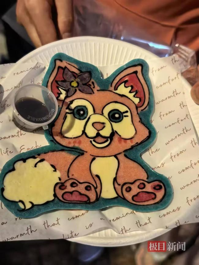 排队5小时花65元买一个网红煎饼 创意美食引热潮