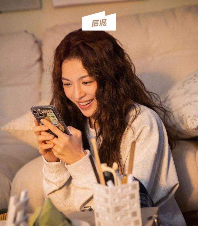 暖昧但不确立关系，年轻女孩们困在situationship里