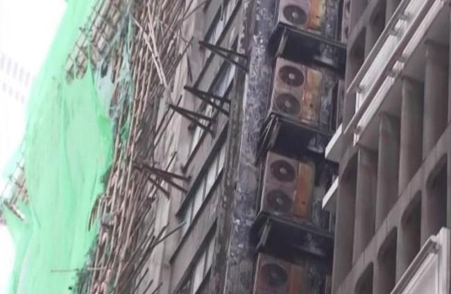 香港大楼突发大火致4人受伤