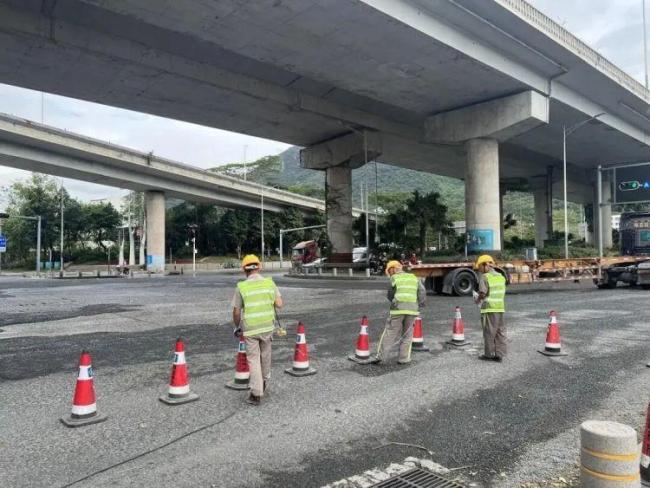 你如何看深圳“卷尺哥”指哪修哪 市民与政府的“双向奔赴”