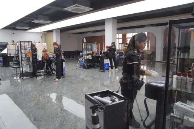 20岁技校女生靠剪发闯进国家队 千锤百炼铸就匠心