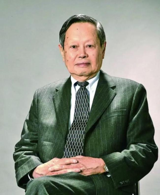 杨振宁遗体告别仪式今日上午举行