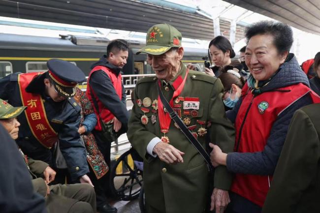 75名志愿军老兵抵达北京 圆梦之旅开启