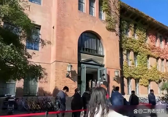 杨振宁先生遗体告别仪式今日举行 缅怀一代科学巨匠