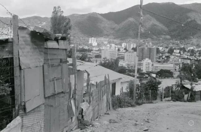 花舞影：特朗普侵犯委内瑞拉的底层逻辑是什么？ 种族主义与反共魔怔驱动