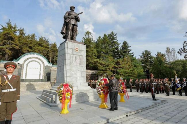 金正恩參謁中國人民誌願軍烈士陵園