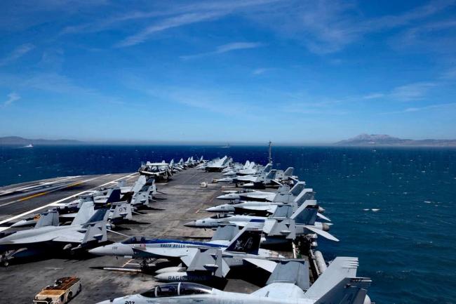 美派遣航母是否意在向委内瑞拉开战 军事集结引发开战猜测