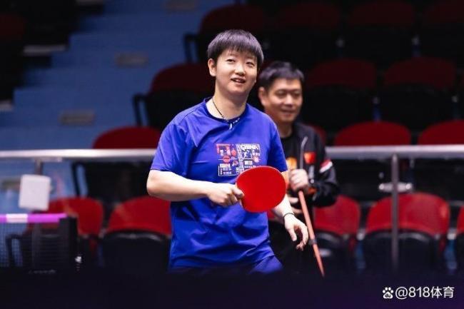 邱贻可从成都飞到石家庄陪练孙颖莎