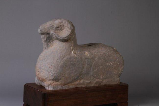 男子白天考古夜里盗墓 双面人生终被揭穿