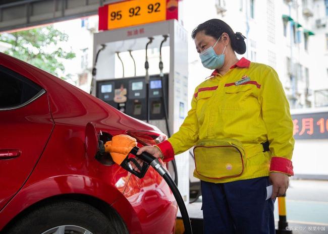 油价要跌！92号汽油或降0.3元 全国油价下调在即