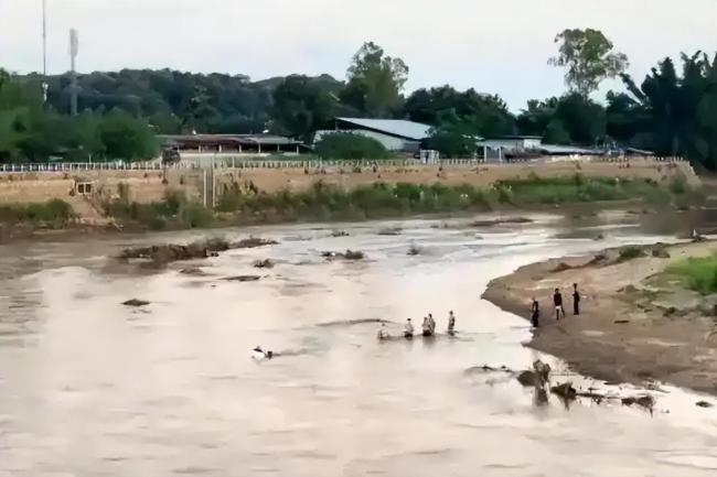 缅甸军方引爆KK园区 电诈人员出逃 罪恶帝国覆灭