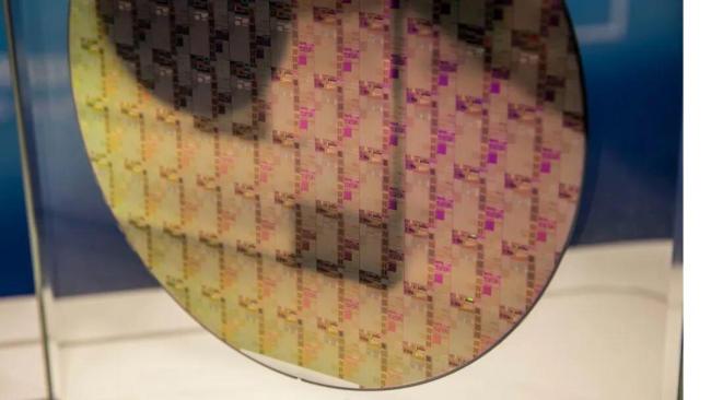 国内团队称破解芯片光刻缺陷难题 显著减少光刻缺陷