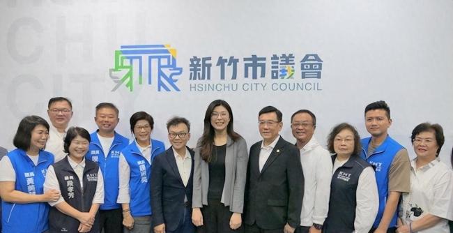 蓝议员:郑丽文首要任务是2026选战