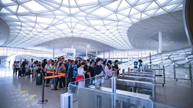 未來感十足!網友:這個車站“太科幻”!