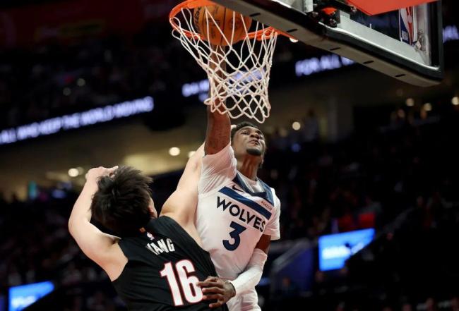 杨瀚森距离真正立足NBA还有很长的路要走 成长之路漫长