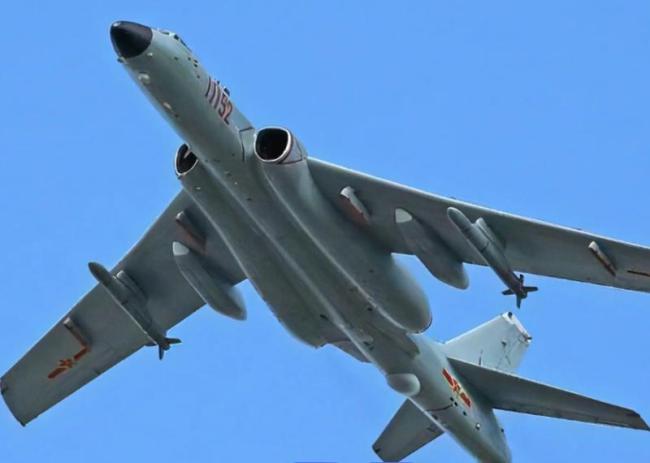 大批轰-6K贴近台岛释放何种信号