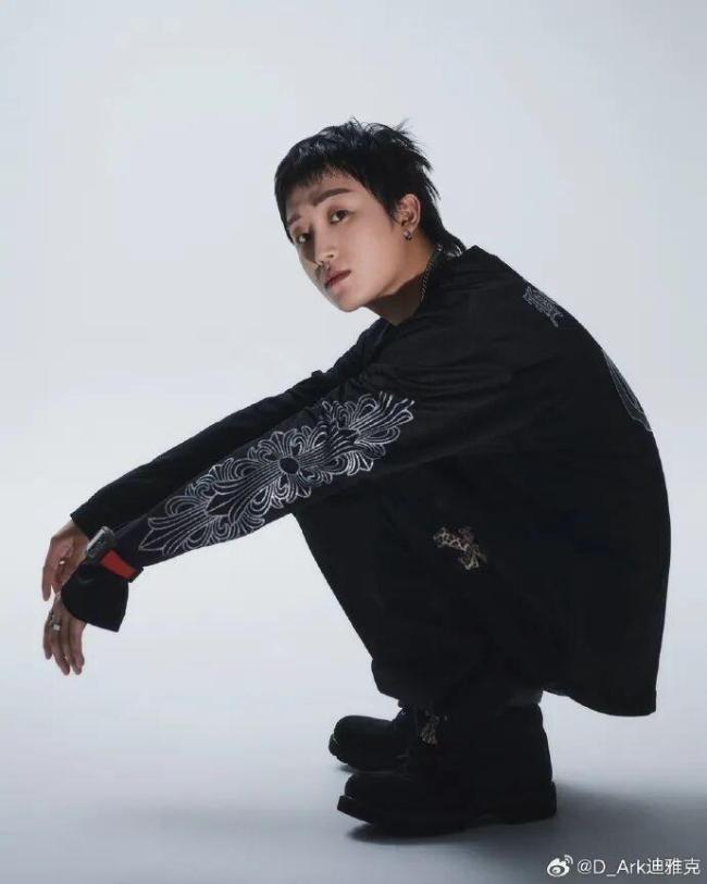 中国rapper迪雅克D.Ark涉嫌吸毒在韩国被捕，拘押后正在进行调查 曾参与多档知名节目