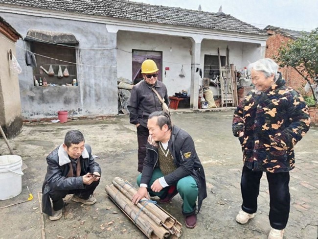 村莊中的“銀發(fā)劇組”：平均年齡65歲，酬勞是零錢(qián)和雞蛋