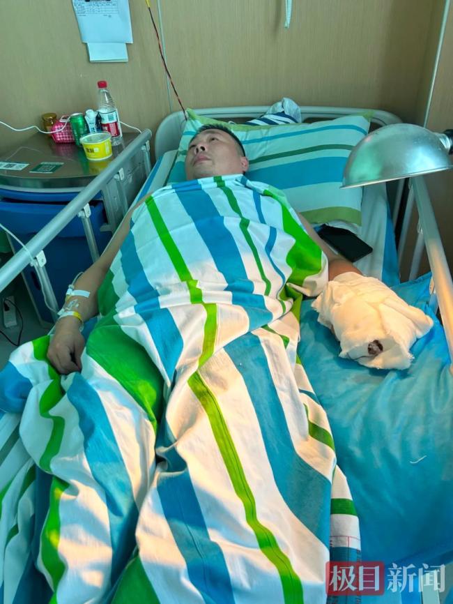 退役军人手指被夹断强撑救出2人 军人血性彰显英雄本色