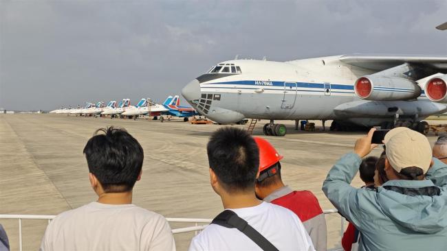 “鸡排哥”空降南昌飞行大会 家乡盛会共襄盛举