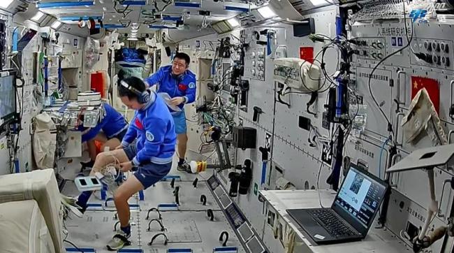 神二十一乘组出征 “4鼠乘组”共赴太空