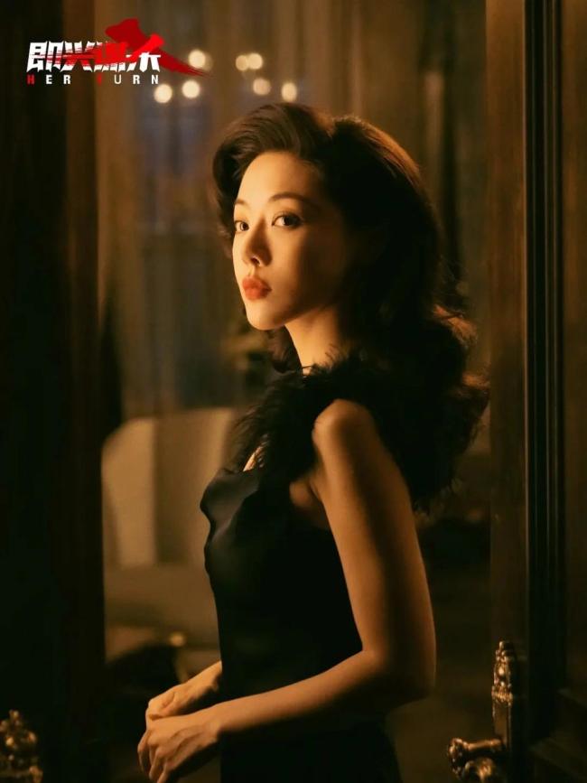 731导演穿防弹衣出席日本试映 另类宣发引争议