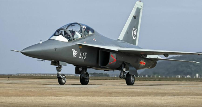 新机“超级小黄蜂”究竟是干嘛的 教练战斗机双料全能