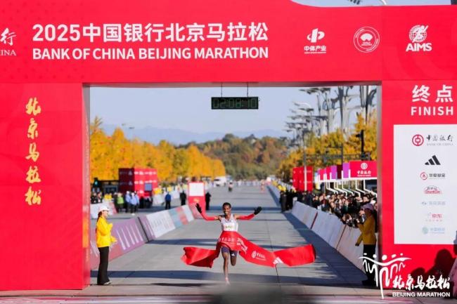 杨春龙获2025北马男子组国内第二名 遗憾未刷新PB