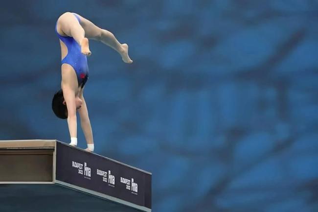 练俊杰生日当天战全运 跳水新星的辉煌时刻