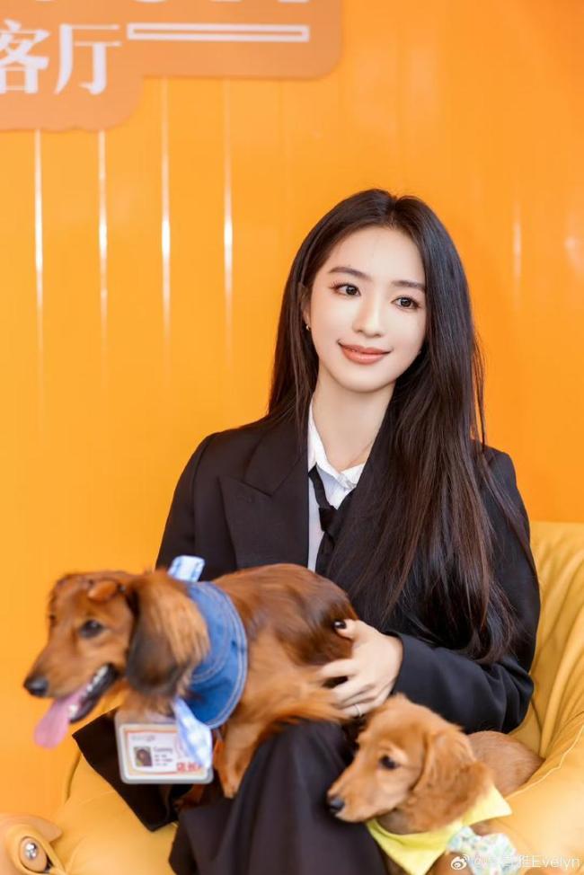 翁青雅主持翻车是专业素养缺位