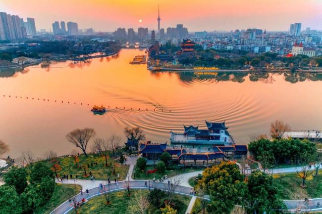 “苏超”夺冠后，泰州市官宣→