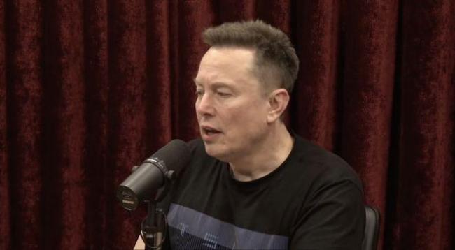 马斯克剧透特斯拉四款AI芯片 自动驾驶新进展