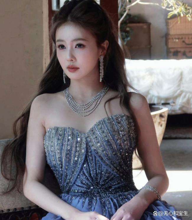 白鹿给小酒窝送礼物 双向欣赏的回应