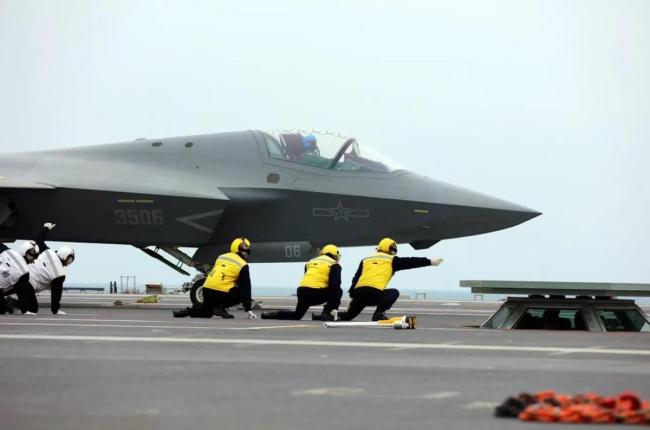 福建舰 海试成果超越预期展现强大实力