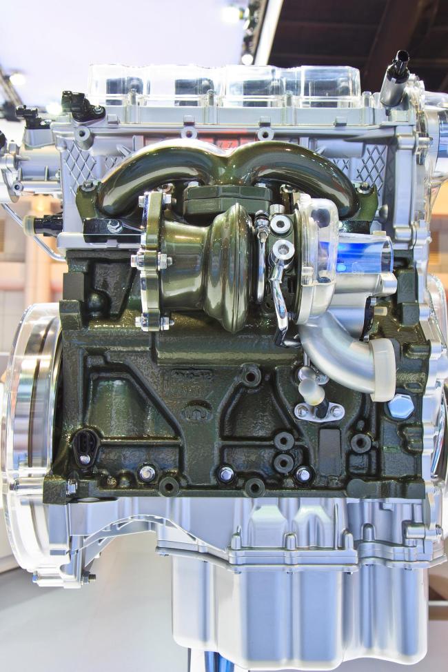 比亚迪做水平对置发动机有何优势 改写全球格局