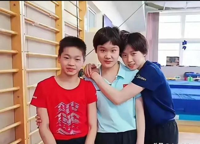 全红婵赛后安慰搭档没关系 温暖举动传递体育精神