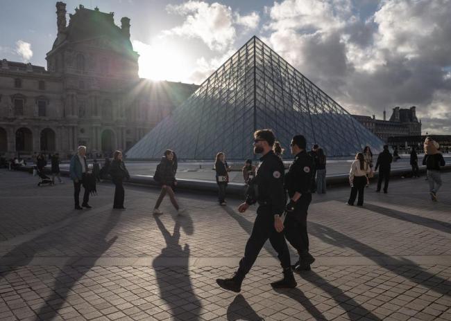 盧浮宮盜竊案：安全系統(tǒng)漏洞曝光 長期風險被低估