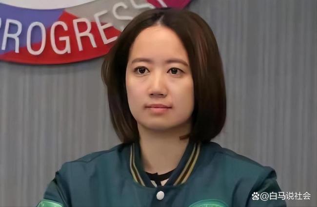 郑丽文祭拜吴石将军 鞠躬献花 两岸历史记忆的突破