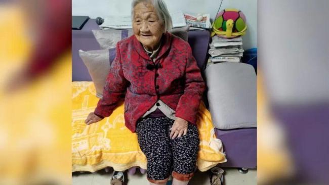 郑州115岁老人：90多还为重孙做棉衣，勤劳传递家的温暖