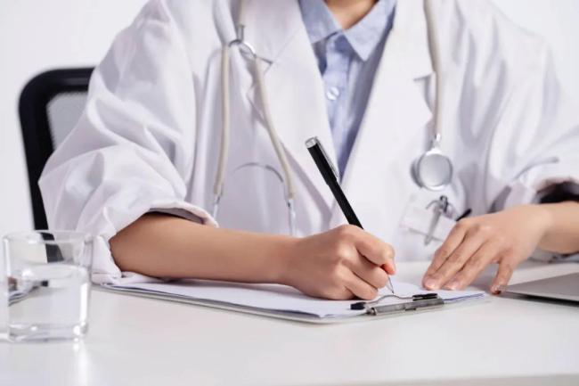 医院通报出院记录性别不符:笔误引发信任危机