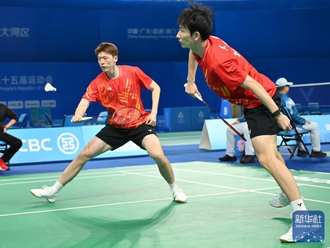 羽毛球男子团体小组赛：江苏胜湖北 比分3比0完胜