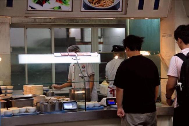 浙大公开“食堂顶流”靓园拌面配方 揭秘校园美味秘诀