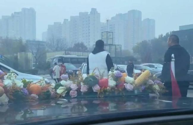 拦婚车讨烟6人被行政处罚 低俗婚闹遭严惩