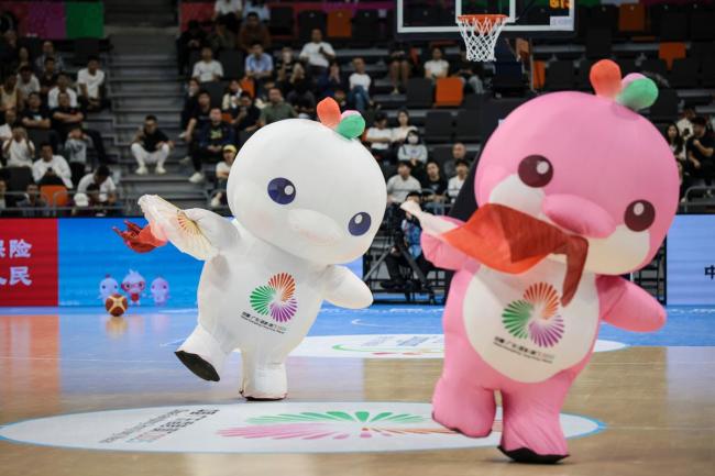 全运会“大湾鸡”表演倒立超可爱 网络迷因走红