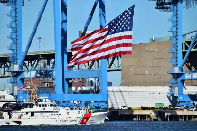 特朗普为啥要全民发钱 财政魔术背后的真相