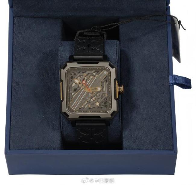 航母神童投资人获赠福建舰手表 26年初心终圆梦