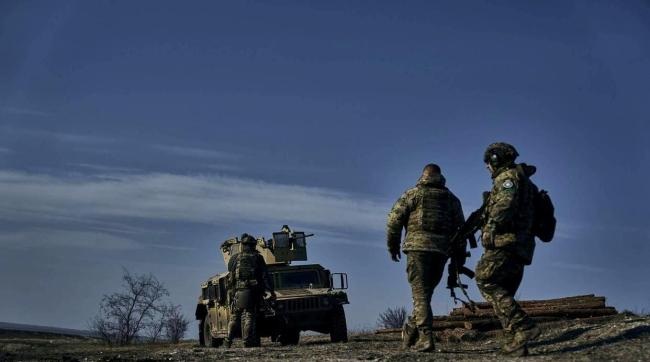 俄苏34战机炸毁乌军指挥所：深夜呼啸起飞 空投重磅炸弹消灭大量乌军 钢刀旅指挥部瞬间蒸发