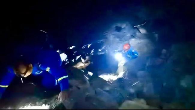 两晚三起山岳救援 蓝天队员救12人 星夜驰援化险为夷