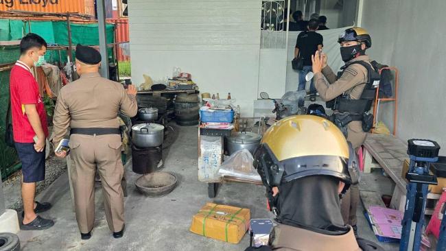 泰国一家五口死在家中飘出异味 警方怀疑男子杀害家人后自杀